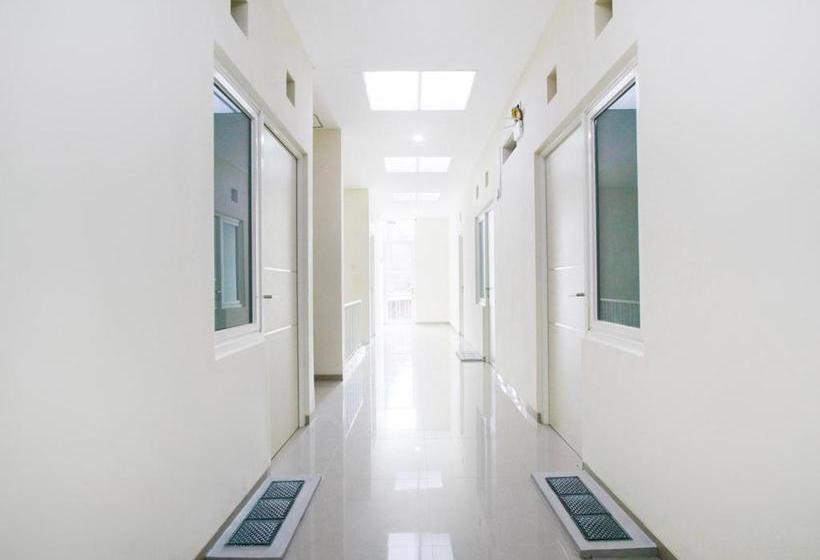 Hotel Oyo 3510 Borobudur Townhouse