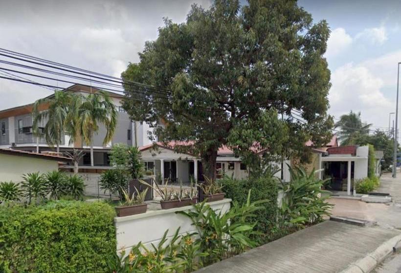 فندق Spot On 90065 Bgh Hostel Teras