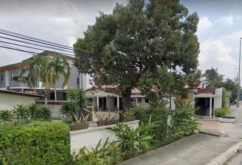 ホテル Spot On 90065 Bgh Hostel Teras