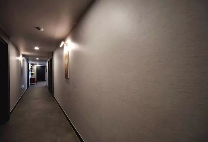 Adios Hostel