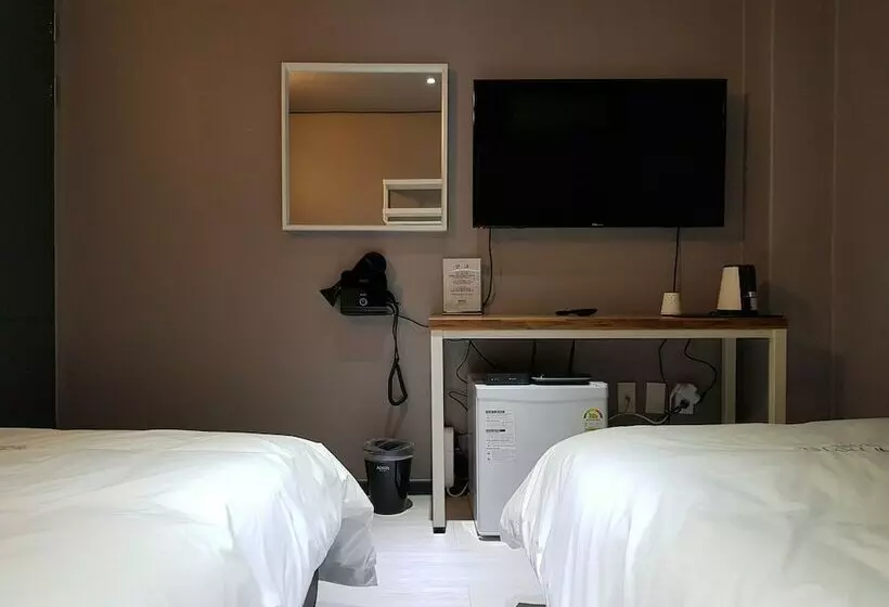 Adios Hostel