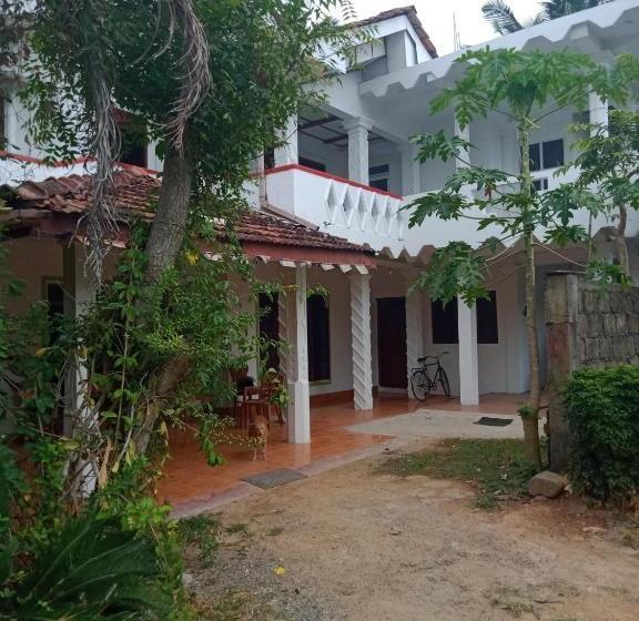 پانسیون Chooty Place