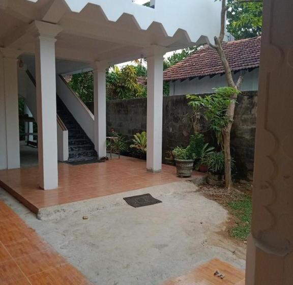 پانسیون Chooty Place