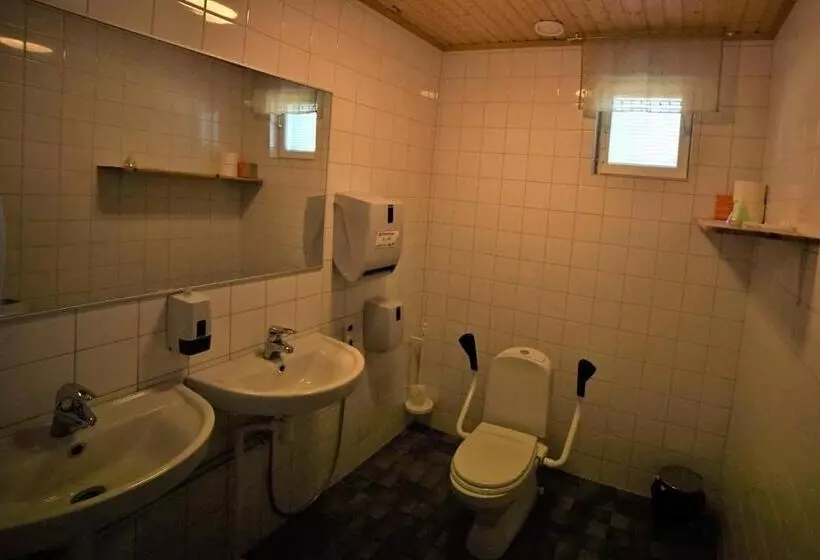 Lomakeskus Old Pine Husky Lodge