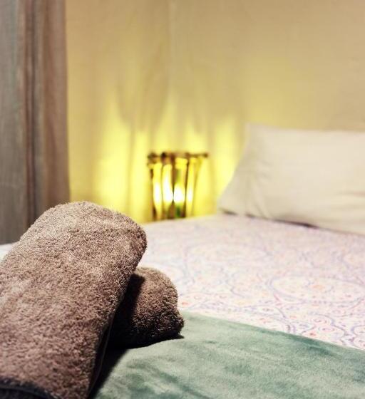 Общежитие Away With The Fairies Nature Lodge And Backpackers