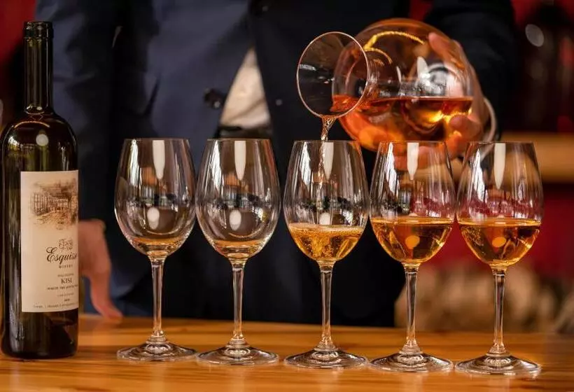 هتل Esquisse Design