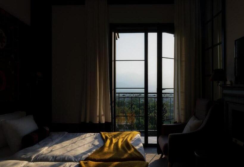 هتل Esquisse Design