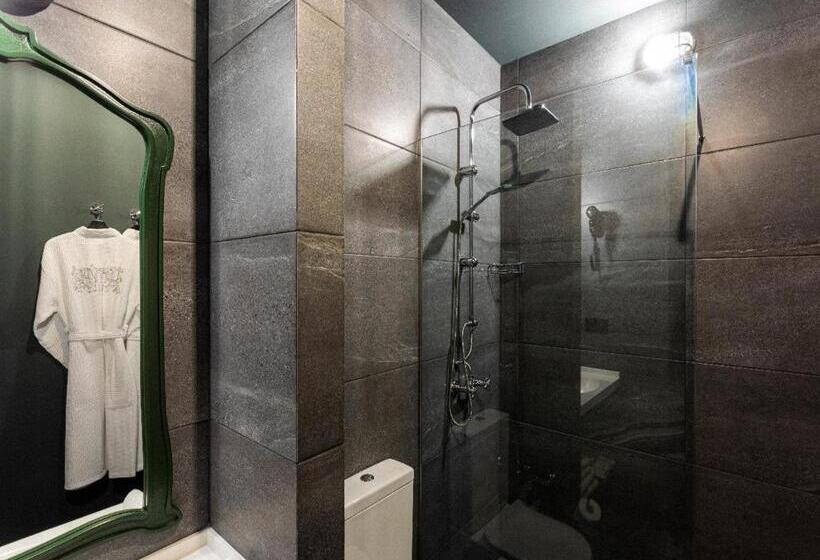 هتل Esquisse Design