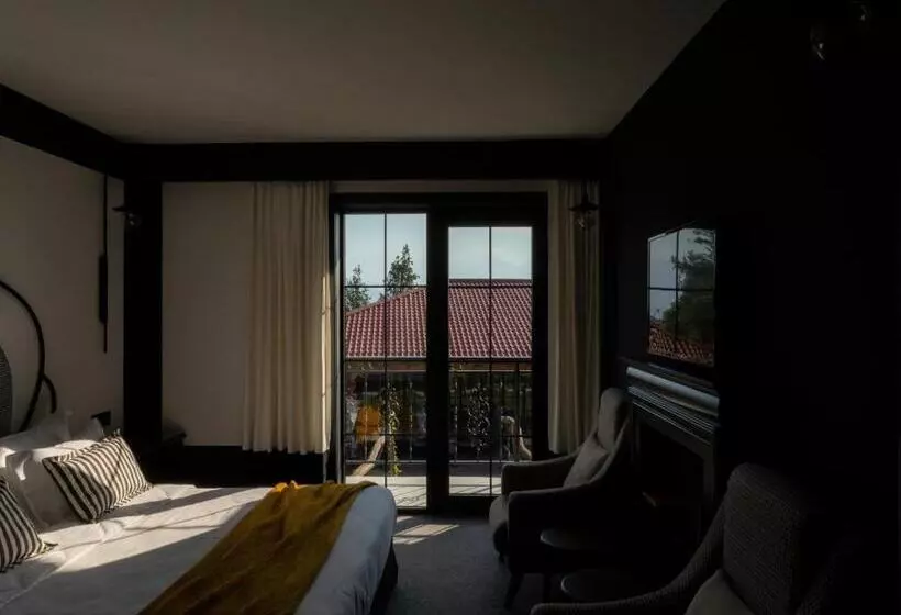 هتل Esquisse Design