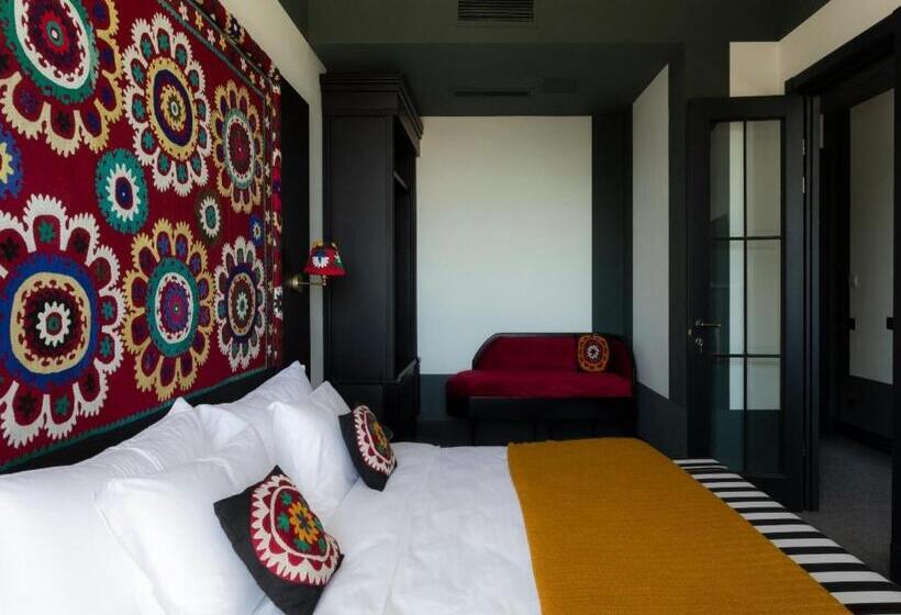 هتل Esquisse Design