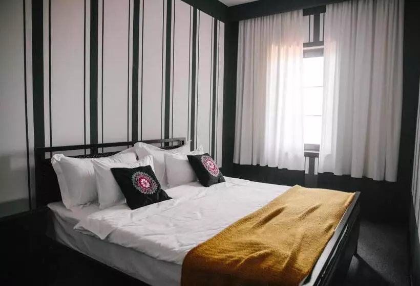 هتل Esquisse Design