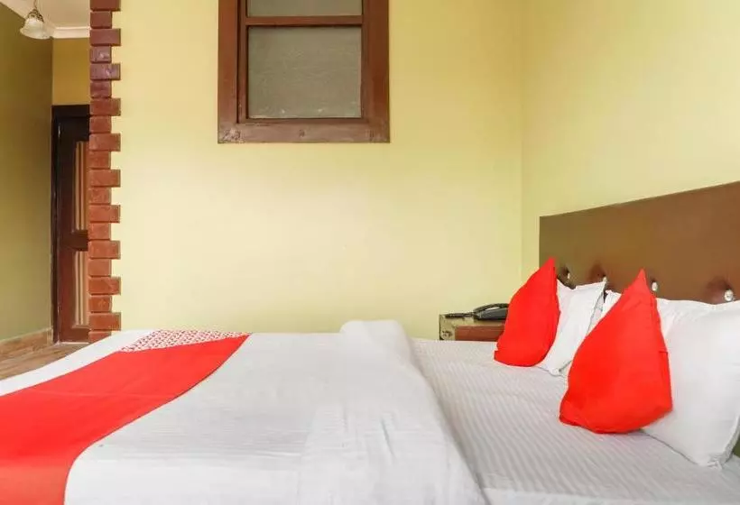 ホテル Oyo 71508  Grand Sitara