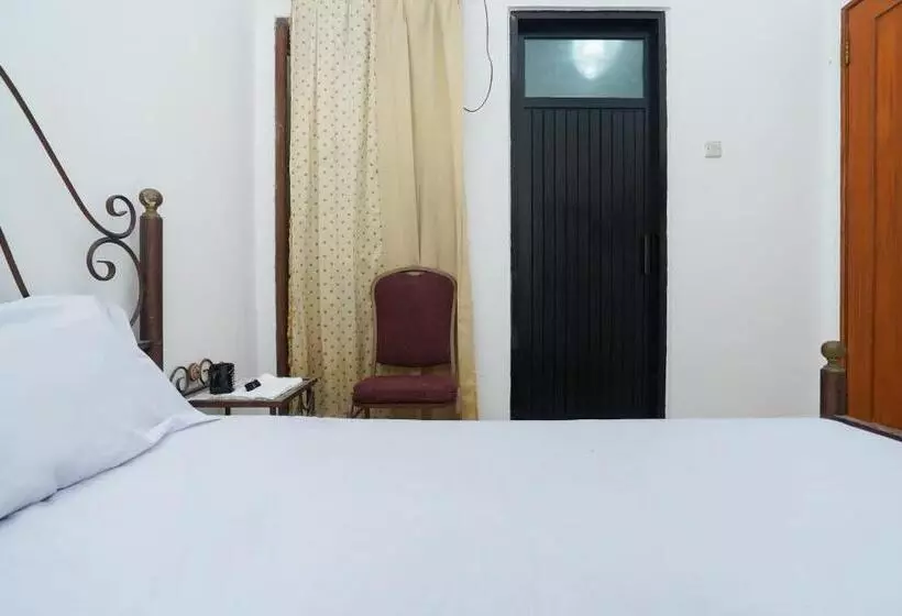 هتل Oyo Life 2498 Kost Putri Purimas 23