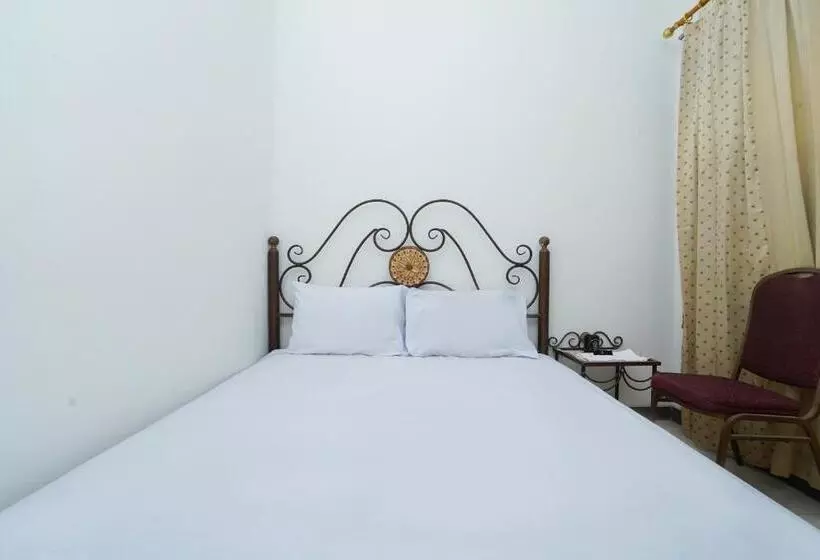 هتل Oyo Life 2498 Kost Putri Purimas 23