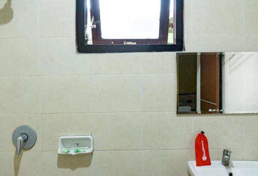 בית מלון כפרי Reddoorz Near Pelabuhan Jayapura