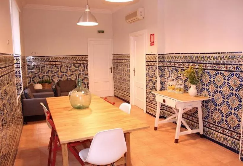 مسافرخانه La Banda Suites