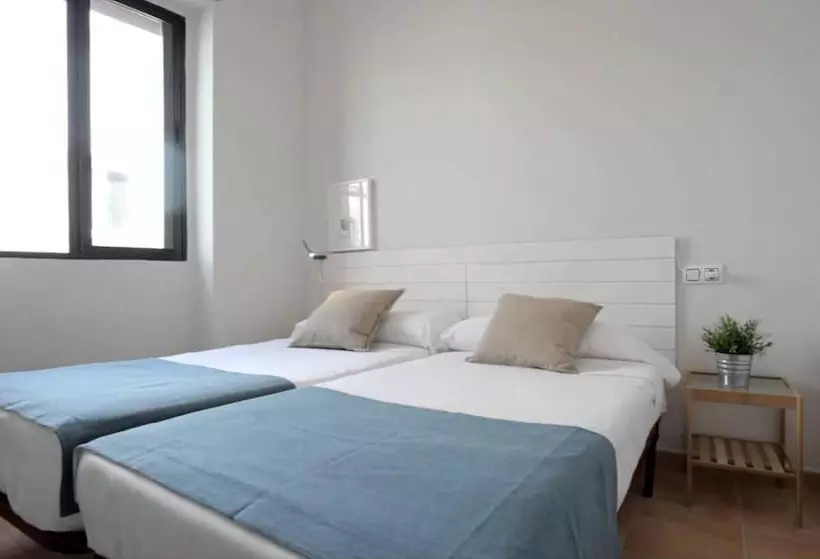 مسافرخانه La Banda Suites