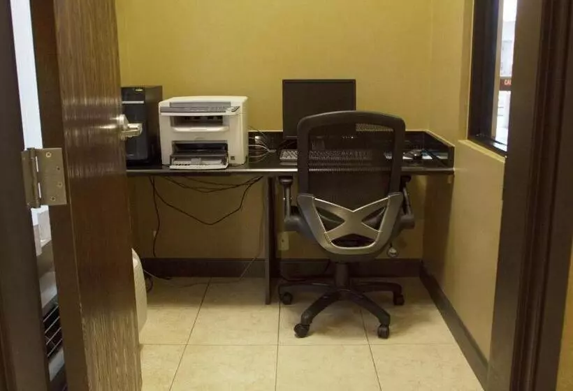 Brentwood Suites, Ascend Hotel Collection