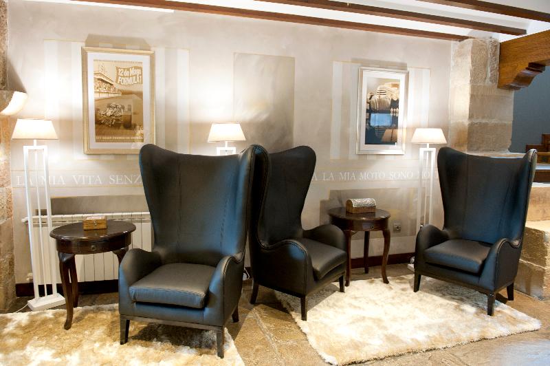 בית מלון כפרי Costa Esmeralda Suites