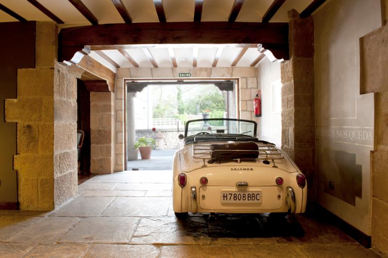 בית מלון כפרי Costa Esmeralda Suites