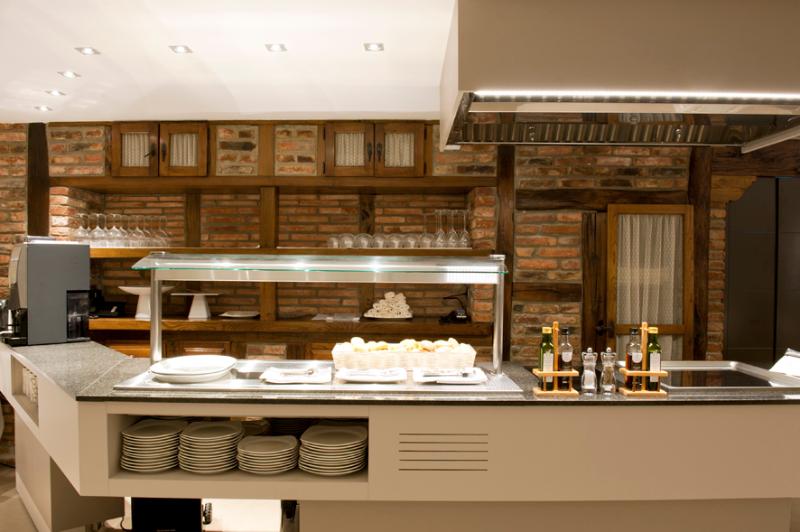 בית מלון כפרי Costa Esmeralda Suites