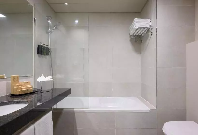 هتل Melia Setubal