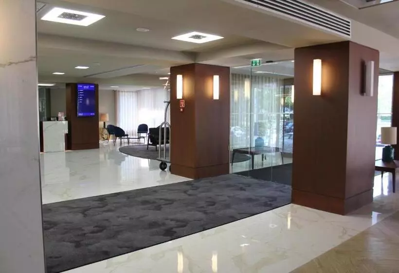 هتل Melia Setubal