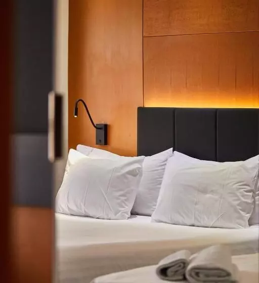 هتل Silken Puerta Madrid