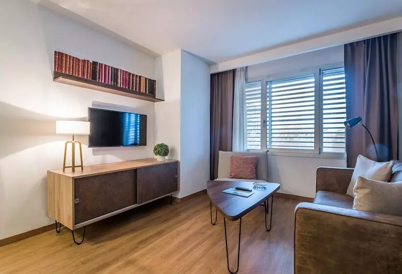 Pierre & Vacances Apartamentos Edificio Eurobuilding 2