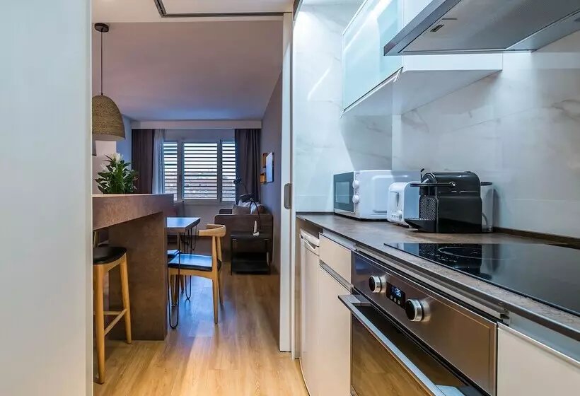 Pierre & Vacances Apartamentos Edificio Eurobuilding 2