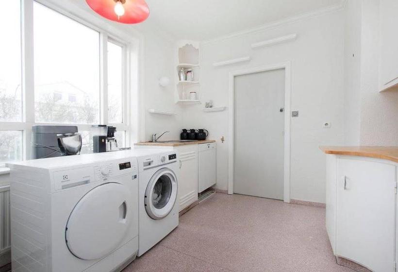 Pensão Esja Guesthouse