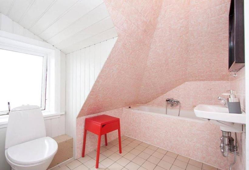 Pensão Esja Guesthouse