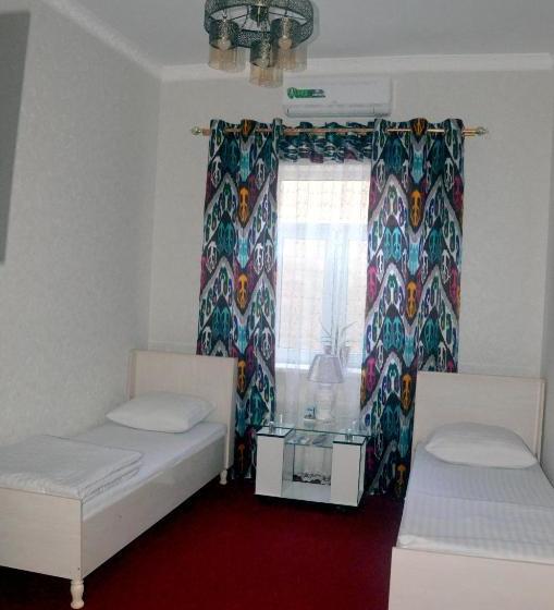 ユースホステル Guest House Dilorom B&b