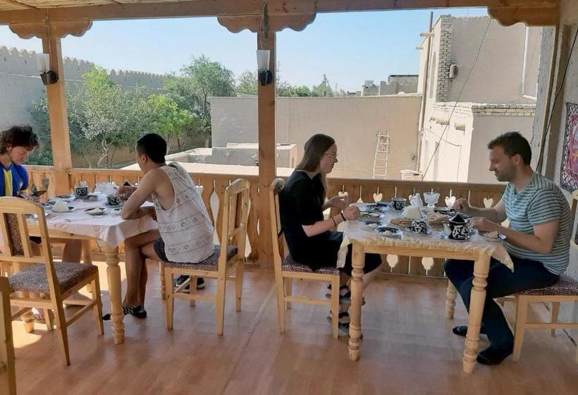 ユースホステル Guest House Dilorom B&b