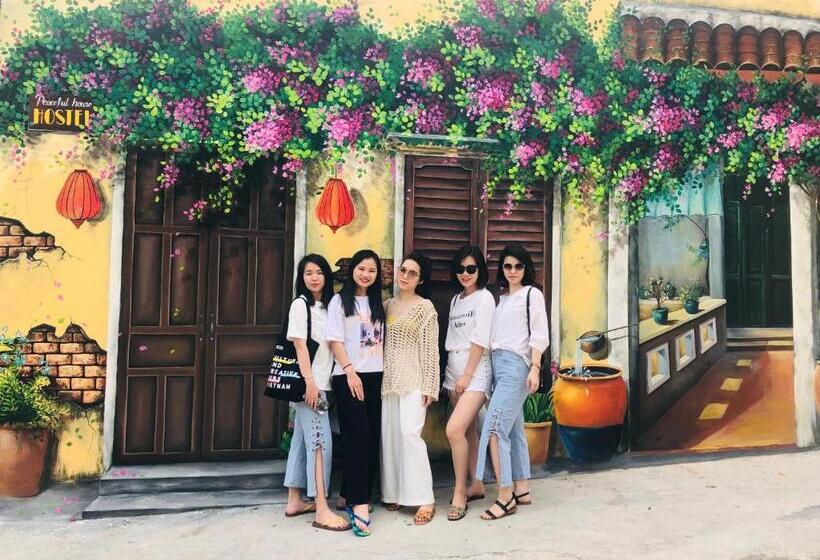 تختخواب و صبحانه Peaceful House Hostel