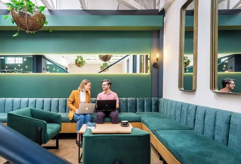 Old Bank Hotel   Lion Roars Hotels & Lodges