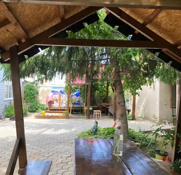 پانسیون Family Guest House