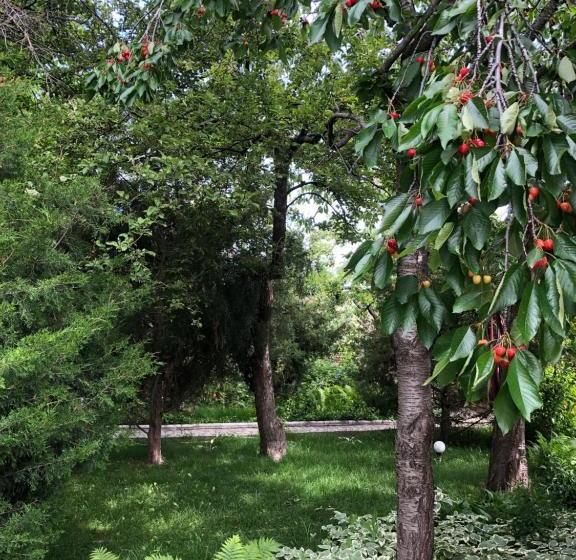 پانسیون Family Guest House