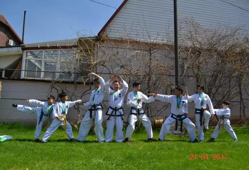 هاستل Interhouse Almaty