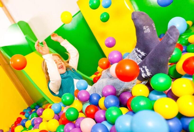 Heidi & Edith Family Apart