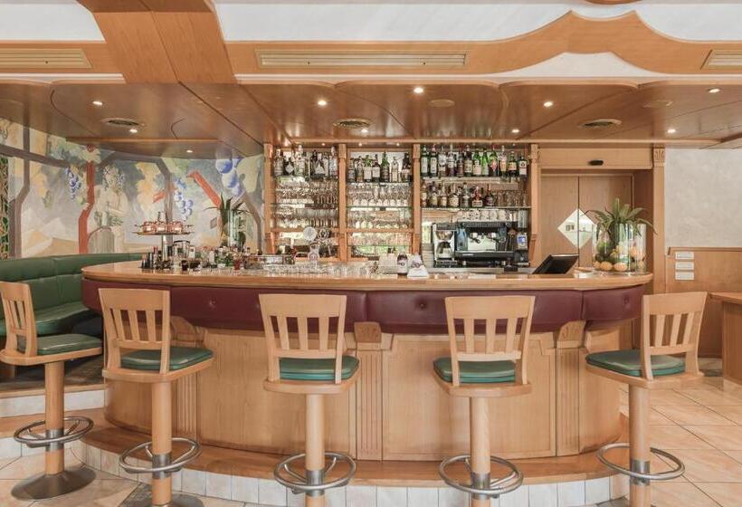 Heidi & Edith Family Apart