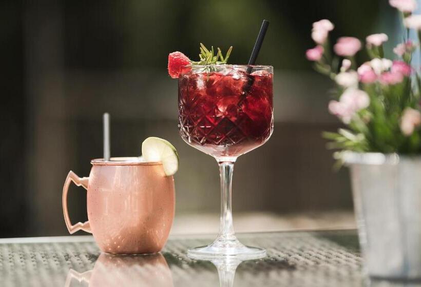 Heidi & Edith Family Apart