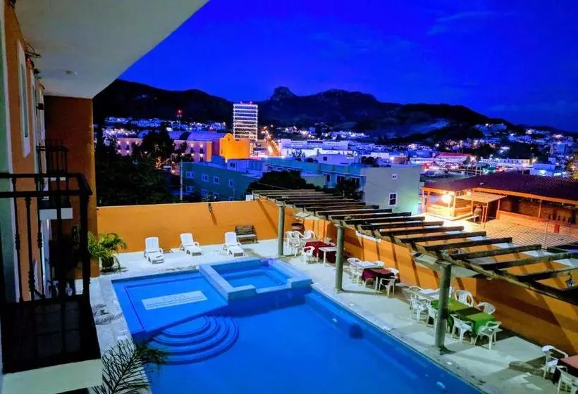 هتل Hacienda Morales