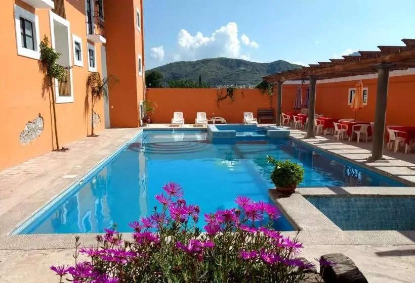 هتل Hacienda Morales