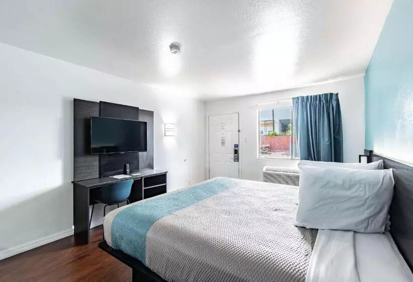 Motel 6 Tampa  Near Fairgrounds  Casino