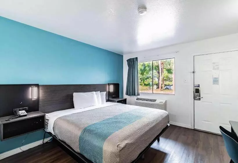 Motel 6 Tampa  Near Fairgrounds  Casino