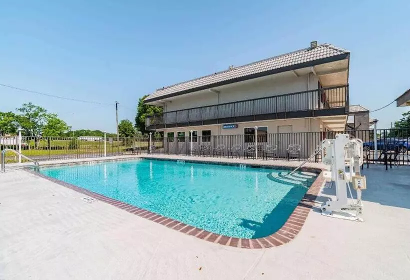 Motel 6 Tampa  Near Fairgrounds  Casino