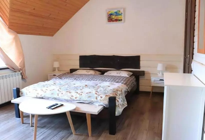 Majatalo захарова оселя