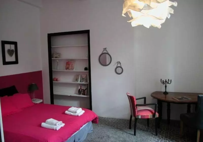 Aamiaismajoitus (B&B) La Vigneronne 1870