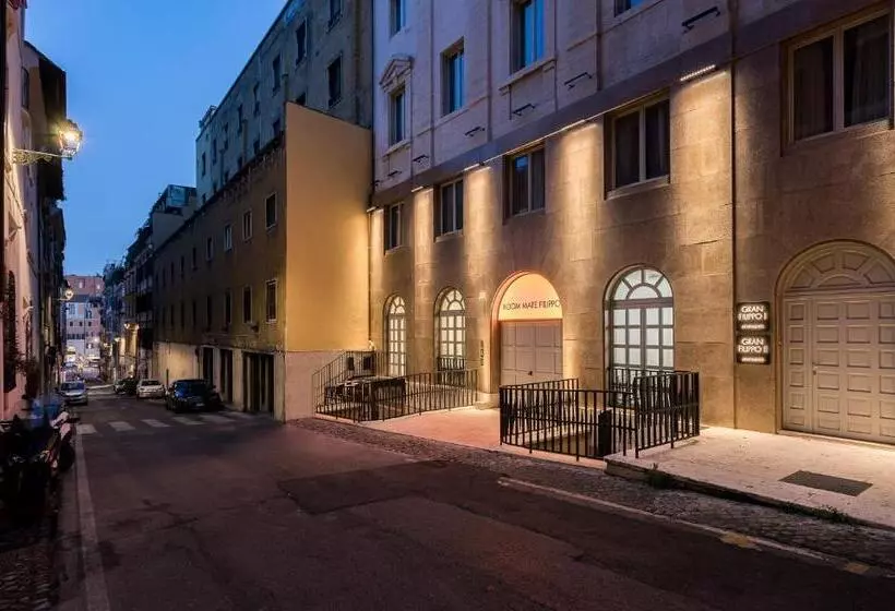 Hotel Room Mate Filippo